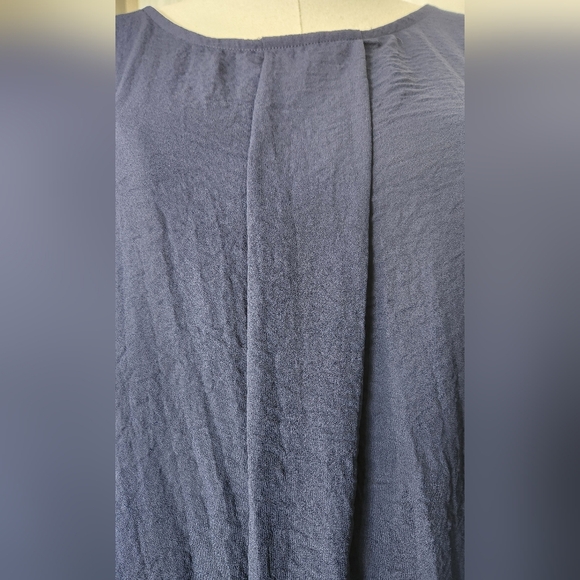 H&M lightweight Navy top - Picture 4 of 8